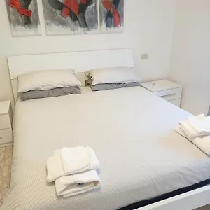 Appartamento Mare Calmo Con Parcheggio, Massa (Tuscany)